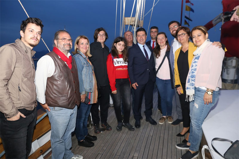 STS Bodrum okul gemisi İzmir'den uğurlandı 5