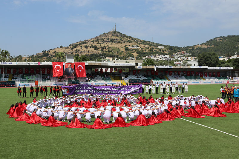 Bodrum'da 19 Mayıs Atatürk'ü Anma Gençlik ve Spor Bayramı 1