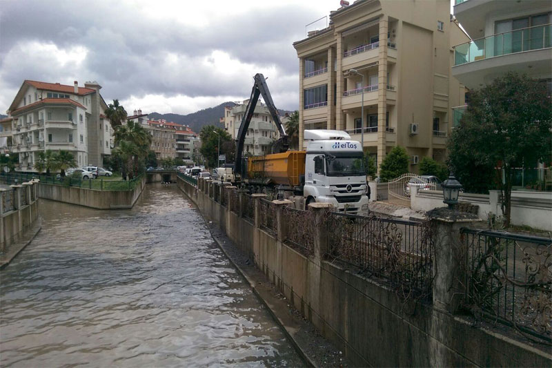 Muğla Büyükşehir Belediyesi Su ve Kanalizasyon İdaresi (MUSKİ) dere temizliği 2