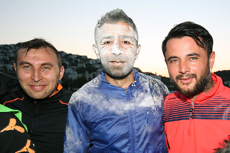 Gümüşlükspor yardımcı antrenörü Ali Cihan Kayaş'a sürpriz doğum günü - Fotoğraf: Yalçın Çakır 6