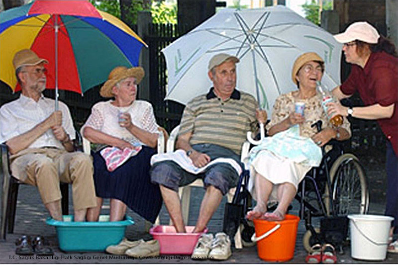 Aşırı Sıcaklarda Alınması Gereken Önlemler, yaşlılar
