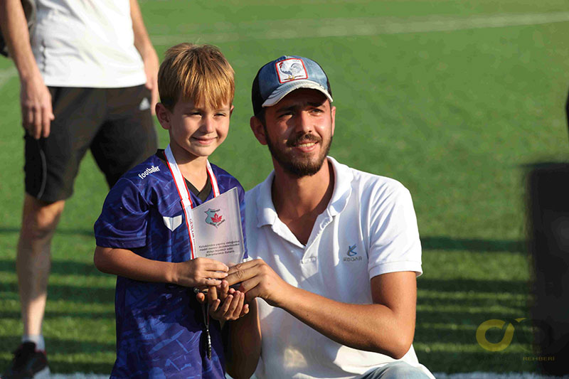 Ege Junior Cup Futbol Turnuvası ödül töreni, Menteşe Yerküpe Beşpınar Spor Kulübü As Başkanı Halil İbrahim Koçer