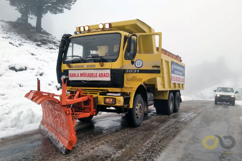 Snow-covered roads opened in Seydikemer