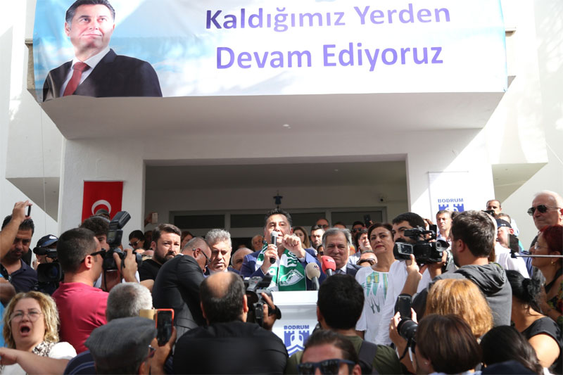 Görevine dönen Mehmet Kocadon’u binler karşıladı 4