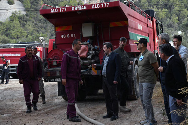 Muğla Valisi Orhan Tavlı yangın alanında, Ula, 14 Eylül 2022