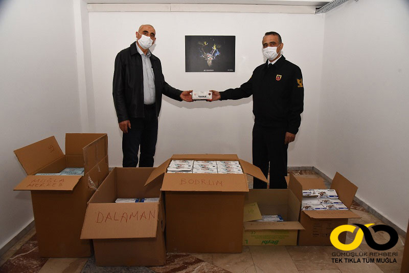 Muğla'da valilik ücretsiz maske dağıtımına başladı