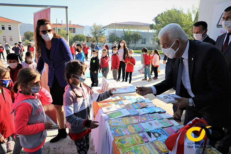 Muğla Büyükşehir’den köy okullarına kitap
