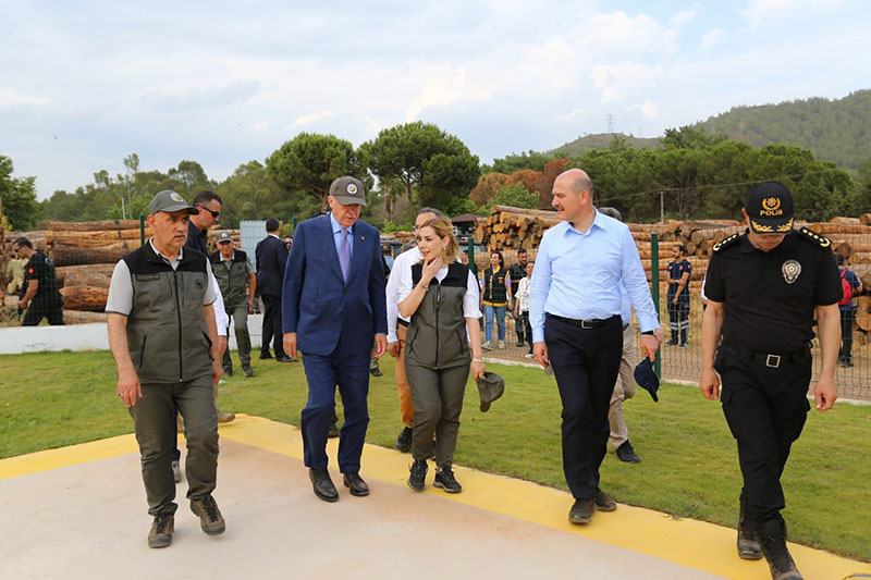 Cumhurbaşkanı Erdoğan Marmaris'teki Yangın Koordinasyon Merkezi'ni ziyaret etti