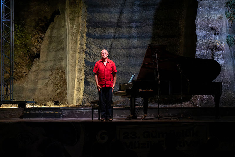 İngiliz Piyanist Charles Owen, Gümüşlük’te, 06 Ağustos 2026