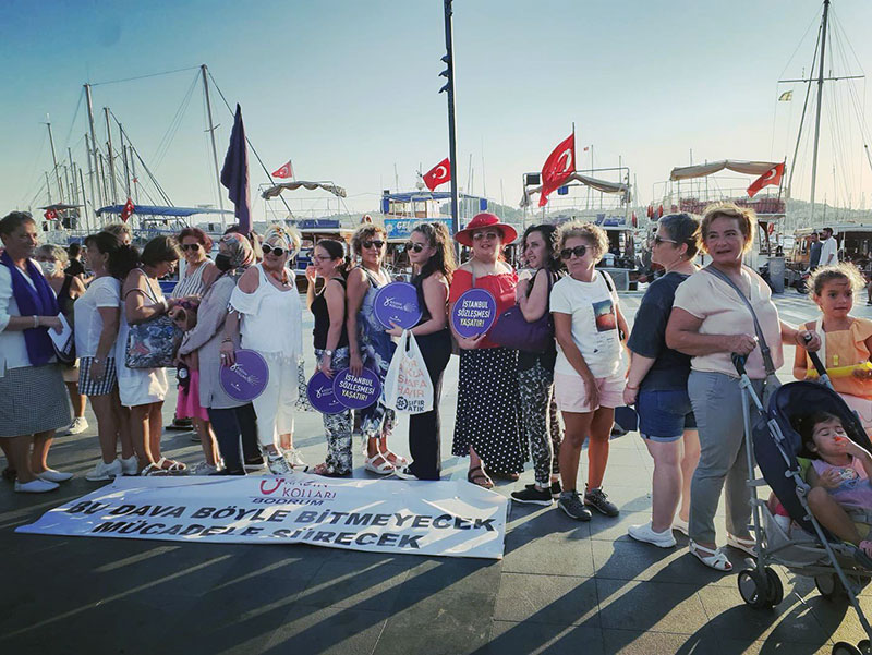 Kadınlar Danıştay'ın kararını protesto etti 2