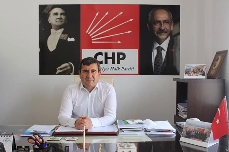 CHP Bodrum İlçe Başkanı Halil Karahan Bodrum Hastanesi önünde